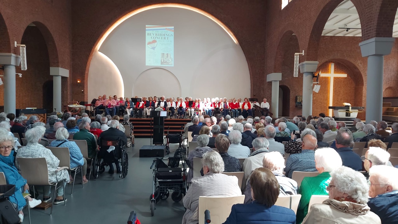 Bevrijdingsconcert-Claudette-Rinkel ... en bezoekers waren er! Ruim 500 toeschouwers genoten van Claudette Rinkel tijdens dit Bevrijdingsconcert